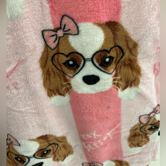 BETSEY JOHNSON BOW COCKER SPANIEL/CAVALIER BLANKET - Picture 1 of 2